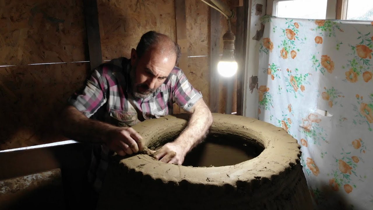 40 yıldır çamura şekil verip, tandır yapıyor
