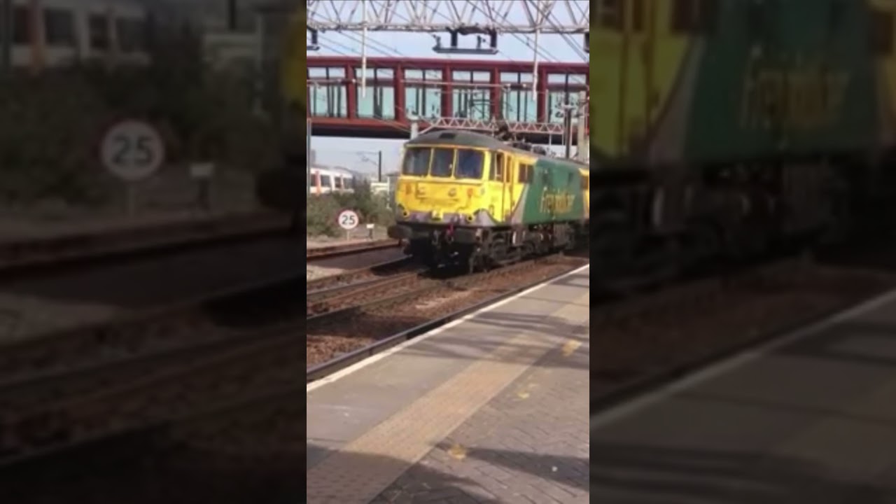 From the Archives! Freightliner Class 86’s. 86637 & 86605 at Stratford London with a liner
