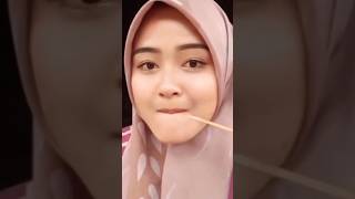 Cewe hijab makan cilok #lucu #funny #viral