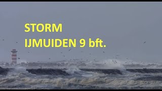 Big waves, IJmuiden  gale force 9 bft.  heavy seas. The pilots show their skills.