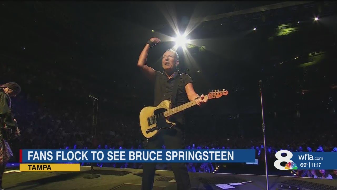 Afskrække tro på ægtefælle Bruce Springsteen fans wait hours for opening show of 2023 tour - YouTube