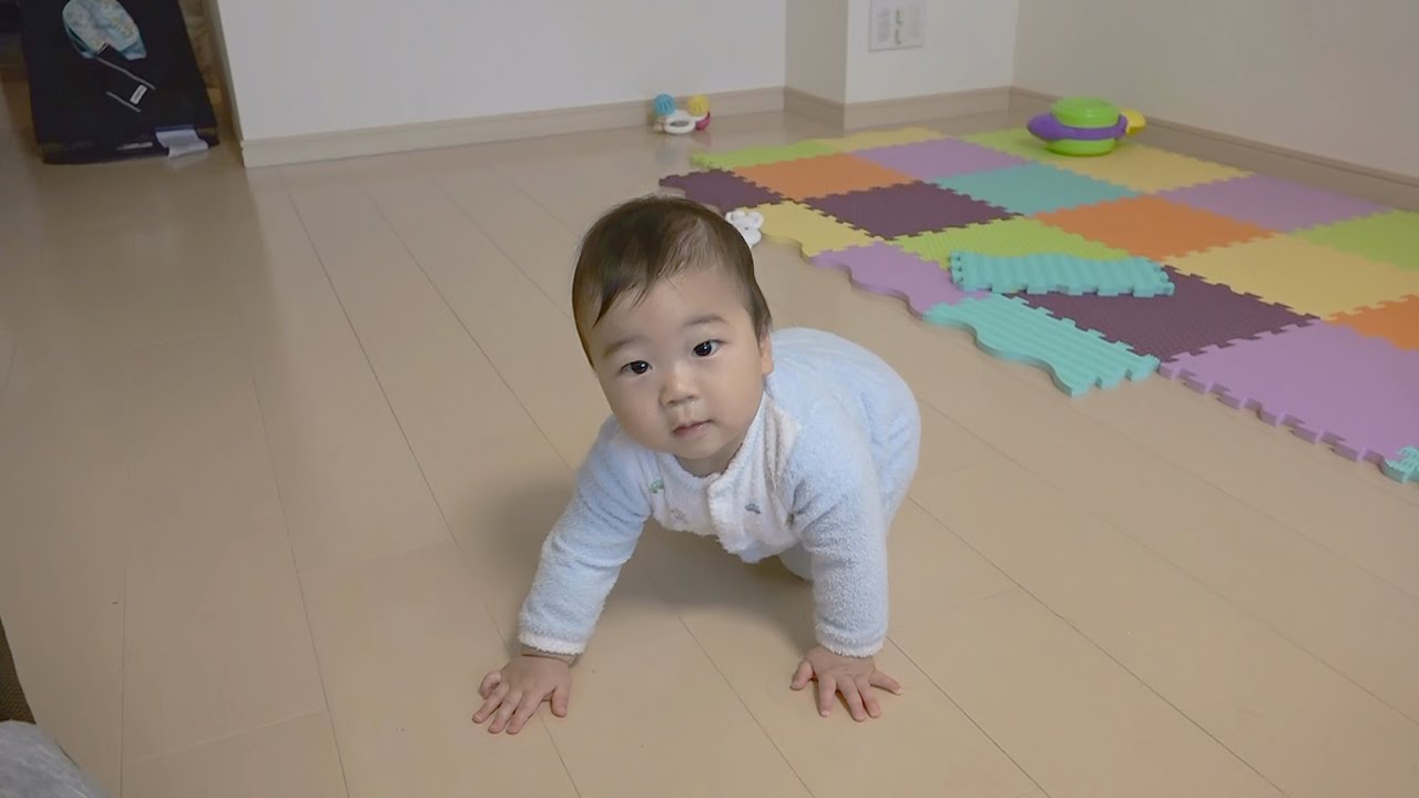 生後7ヶ月の赤ちゃん ハイハイしながらおしゃべり 高画質 Sony Hdr Cx900で撮影 Youtube