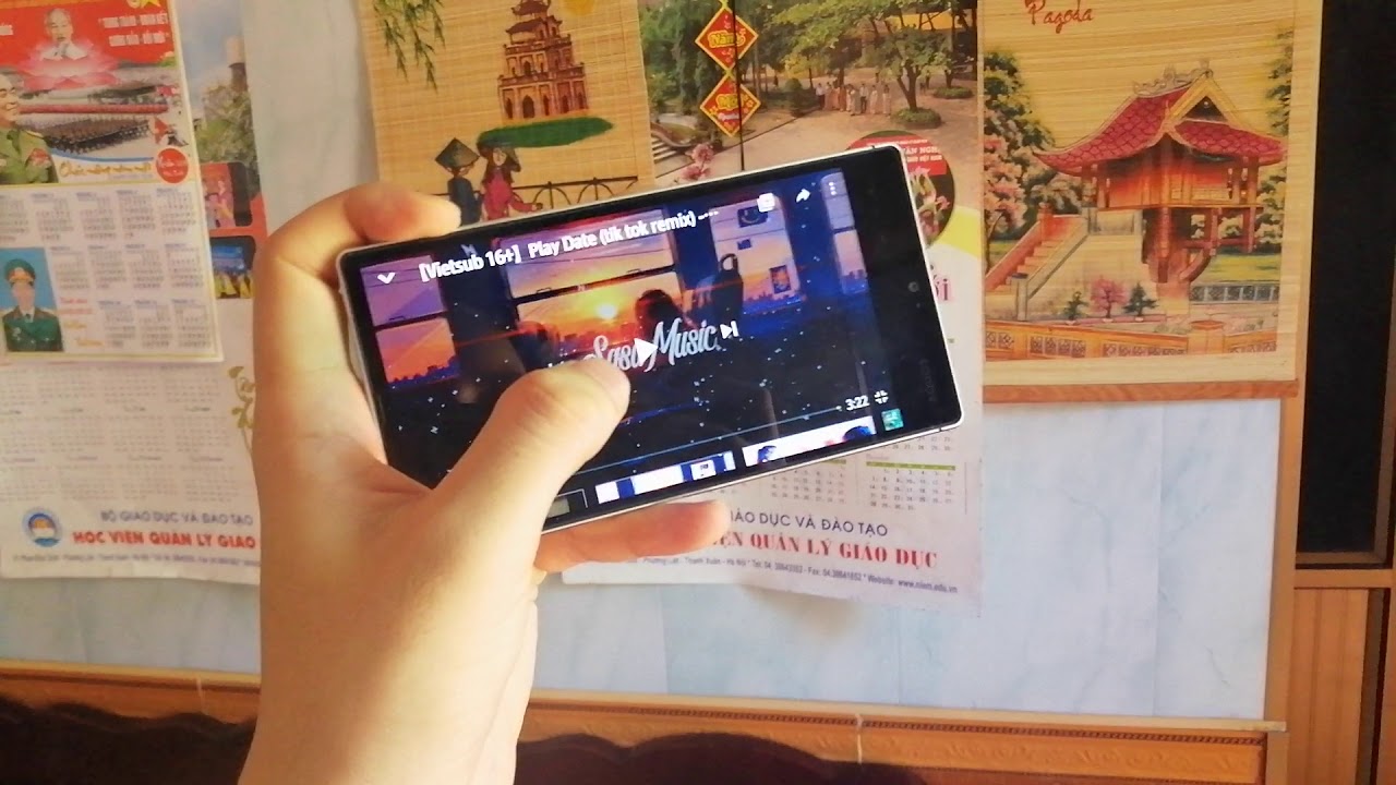 Điện thoại Sharp Aquos 304SH