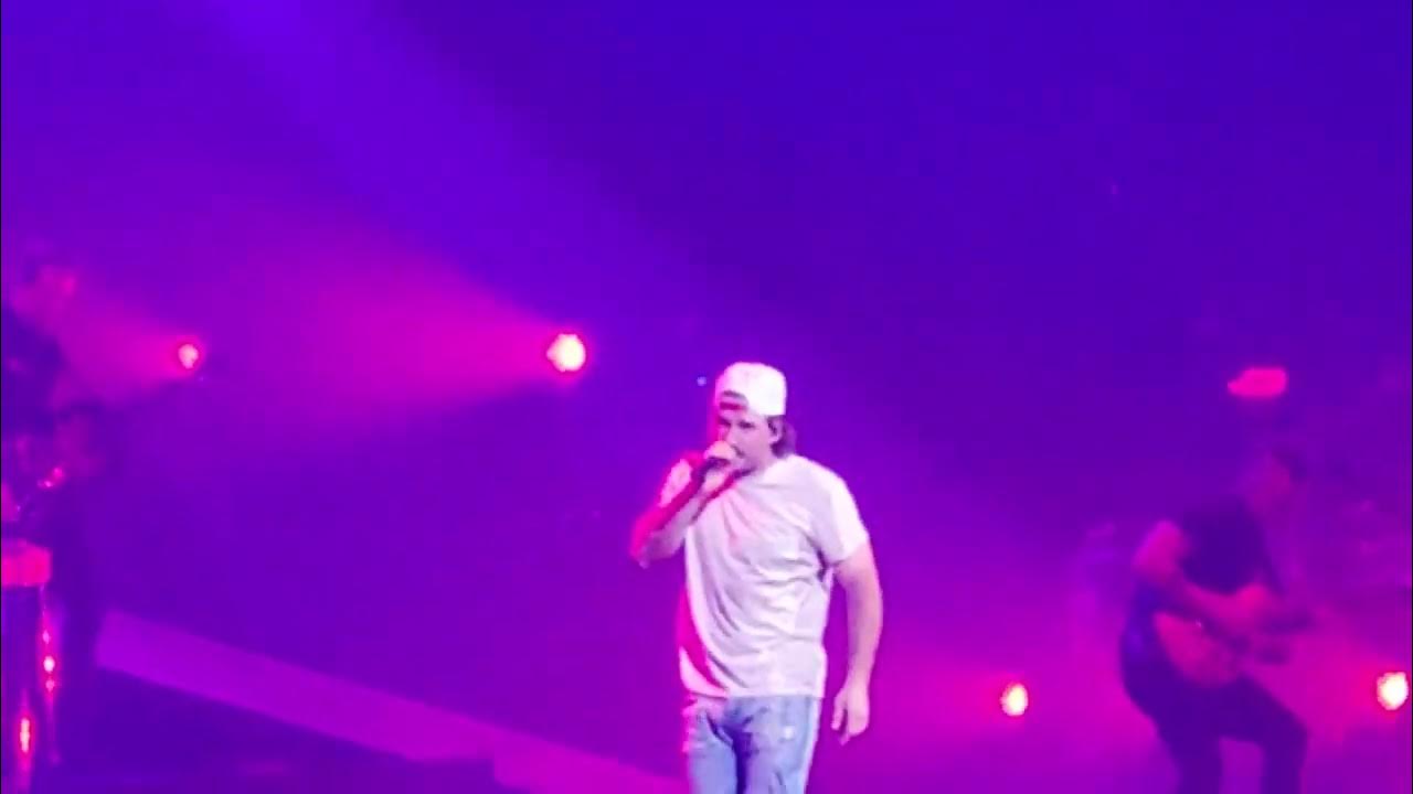 Wallen live Heartless Xfinity Center Hartford CT YouTube