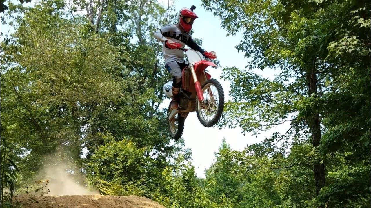 We found new tracks and trails at The Ridge!