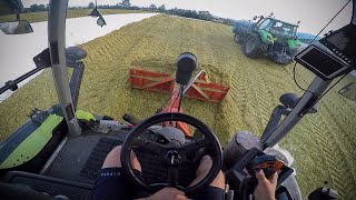 CLAAS XERION 3800 TRAC VC | PUSHING SILAGE | View From The Driver