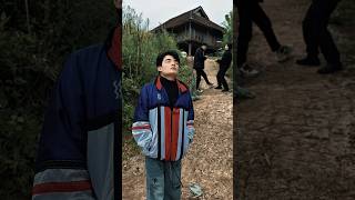 Chạm 3 Tuyến Pói