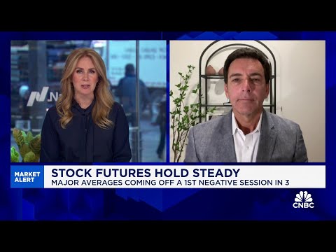 More people are choosing to lease EVs to not take the residual value risk, says former Ford CEO Episode cover