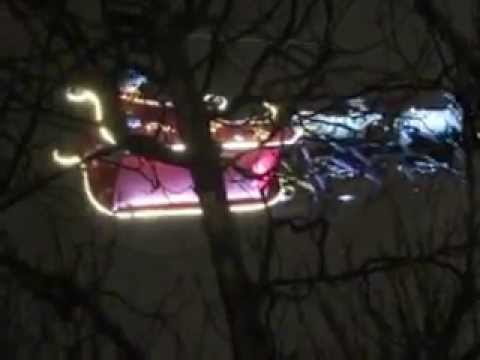 Le Pere Noel Sur Son Traineau La Veille De Noel 2014 Youtube
