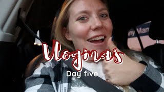 VLOGMAS DAY 5!! Taking a mini road trip🚗