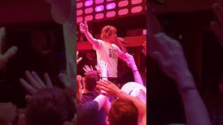 Mickie Krause im A7 in Kassel Sie hatte nur noch Schuhe an