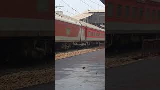 12810 Howrah-CSMT-Mumbai Mail Skipping Thane Station  #centralrailway #viral #wap7 #train