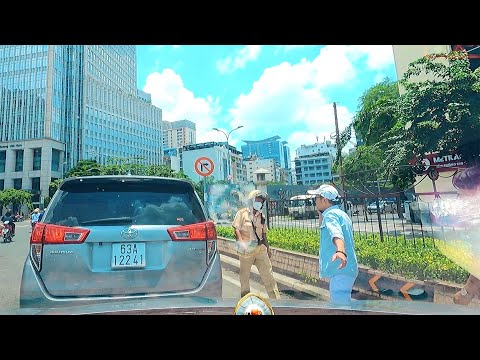 Video Va chạm tại vòng xoay Bến Bạch Đằng quận 1| NV Đường... - youtube