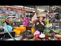  Cái chợ nằm sâu trong khu sao mai cãi rầu bà con bán đồ thấy hàng quá.
