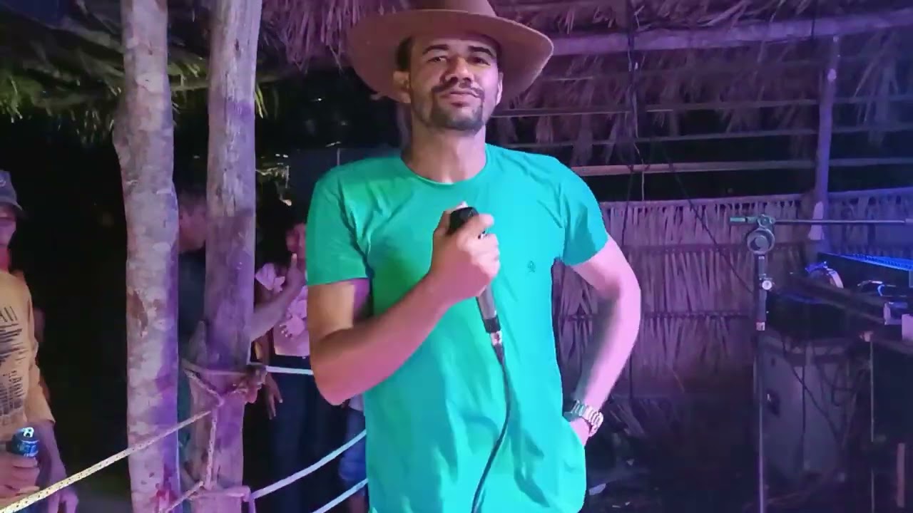 Festa na aldeia Cachoeira, só sucesso; Show com os Meninos do Tocantins.