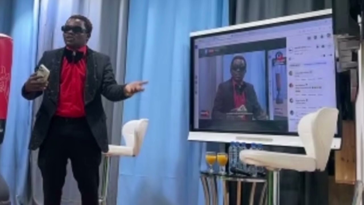 Lil Wayne de Moz vira Apresentador e da algumas dicas para Professor Lay sobre Musica