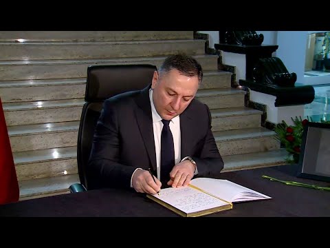 ვახტანგ გომელაურმა თურქეთის საელჩოში გახსნილ სამძიმრის წიგნში ჩანაწერი დატოვა