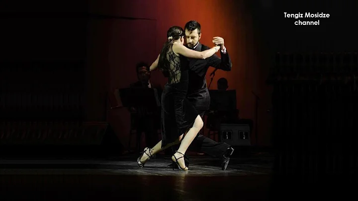 "Gallo Ciego".  Javier Rodriguez and  Fatima Vital...