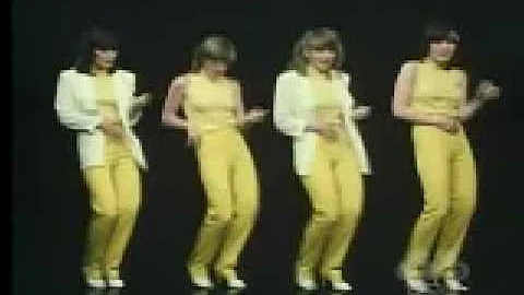 The Nolans - Gotta pull myself together