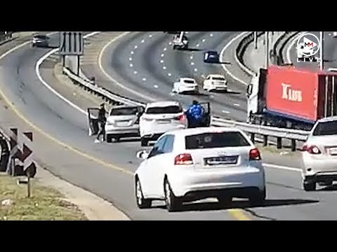 Armed highway robbery caught on camera in Jozi