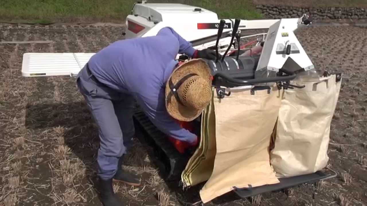 2014/10/04 クボタ ハーベスタ HS750 A thresh of rice - YouTube