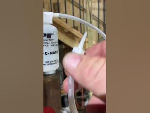 One man brake bleeder - YouTube