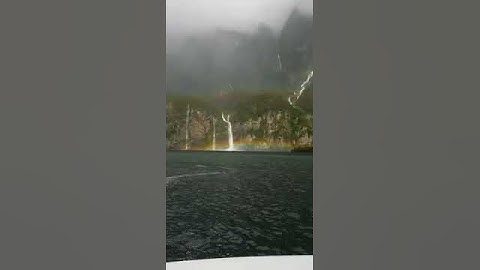 منظر خيالي سبحان الخالق مع تلاوة من القرآن