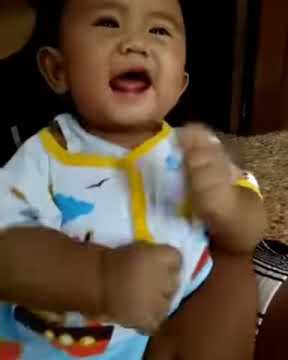Bocah kecil ngomel-ngomel..LUCU ngakak.!!!