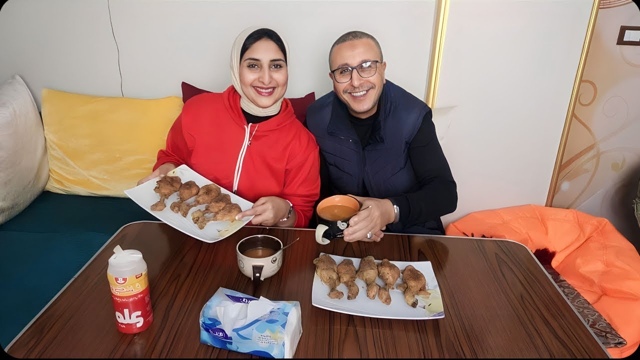 تحدى اكل 10 دبابيس فراخ مع بابا والعقاب دمار😱😂