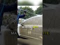 Ha pulito la macchina più sporca del mondo