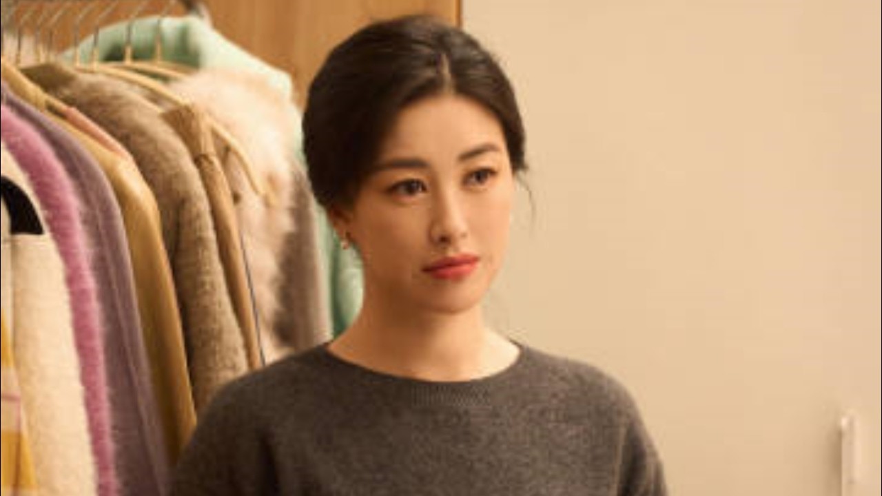 Гу Ецзя приходит домой очень нарядной. Юй Юй: Ты собираешься петь «Е Шанхай»?