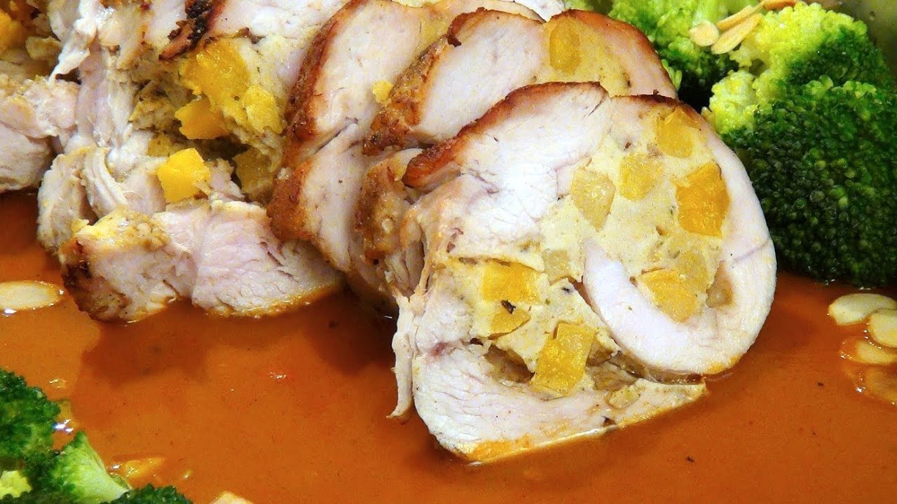 Puten Rollbraten mit Aprikosen Füllung und Paprikasauce - YouTube