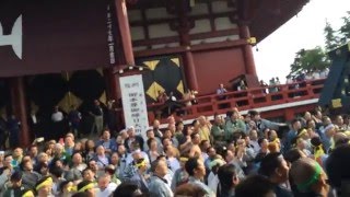 三社祭 平成27年度 宮出し 喧嘩バトル 殴り合い 浅草神社例大祭 Youtube 三社祭 平成27年度 宮出し 喧嘩バトル 殴り合い 浅草神社例大祭 Youtube