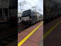 Wjazd czarnego VECTRONA BEACON z EIC BWE na stację Poznań Główny #train #trainspotting #intercity225