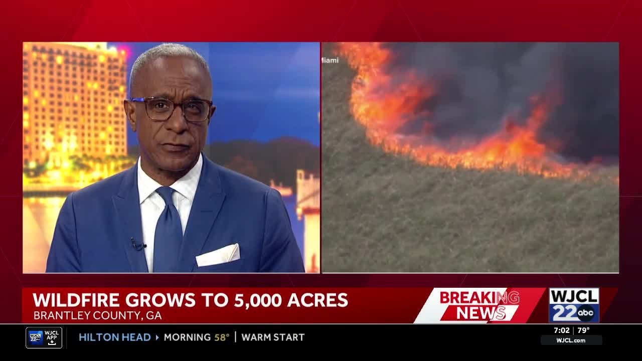 Wildfires destroy homes, cause evacuations in Southeast Georgia - YouTube