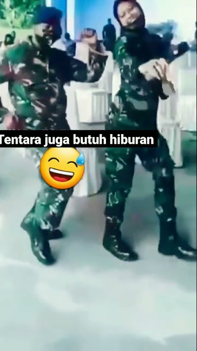 goyang asyik bapak dan anak perempuanya yg sama2 anggota TNI 😅#tni #joget
