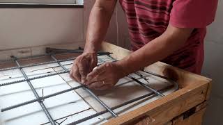 Armação da ferragem da bancada de concreto