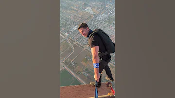 Does Anyone Else Love That Vertigo Feeling Adventuresport Skydive Skydiving Extremesport Jump 