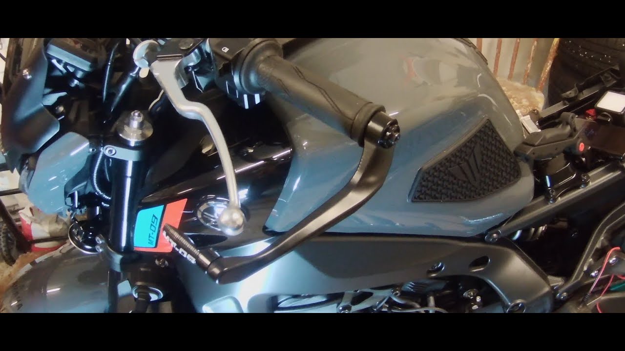 Yamaha MT09 2022 lever guards install mt09 handlebars guards yamaha YouTube