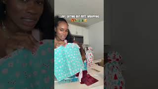 #wrappinggifts #christmascountdown #reuseable #tiktokshopfalldealsforyou #kringleexpress