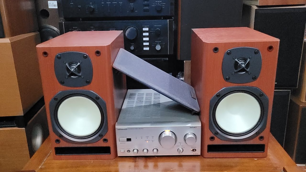 The Onkyo 905x system plays pop music, remixes, and looks stylish