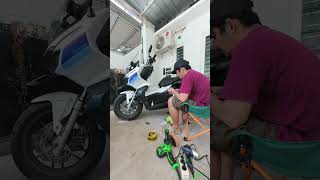 Ganti sticker decal ADV 150 dulu, Buat persiapan Jogja-Bromo #motovlog