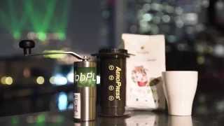 Pełne Klatki - Coffeedesk W Singapurze