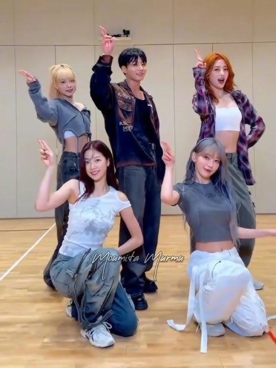 jungkook with le sserafim dancing on Dola re Dola re song~ 😭 #shorts #bts #lesserafim #jungkook