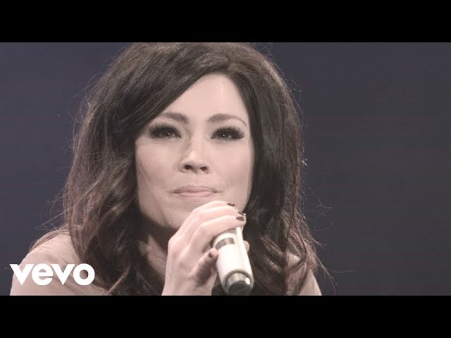 Kari Jobe - I Am Not Alone (Live) class=