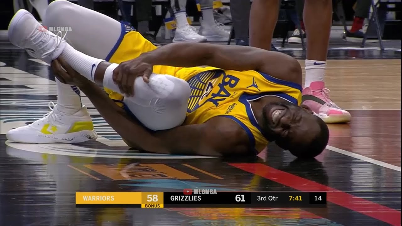 Draymond Green rolled his ankle and immediately went down in pain | Warriors vs Grizzlies