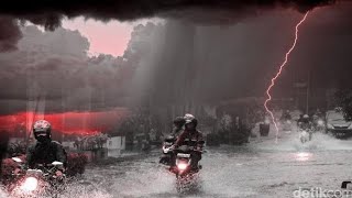 Serem !!! Hujan Deras Dan Petir Menggelegar Di Tasikmalaya