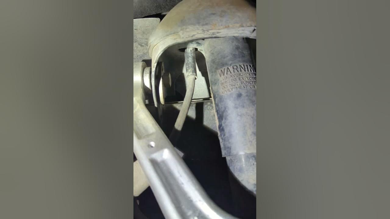 2008 hummer h3. upper control arm brake line problem. YouTube