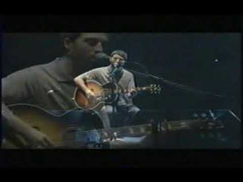 Oasis (Noel Gallagher) - Wonderwall live 2002