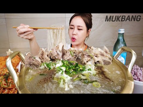 SUB) 또똣하게 당면가득 갈비탕 😆 밥 왕창에 김치 &amp;<strong>amp</strong>; 소쥬까지 먹방 BEEF RIB SOUP KIMCHI KOREAN FOOD <strong>REAL</strong> SOUND ASMR MUKBANG